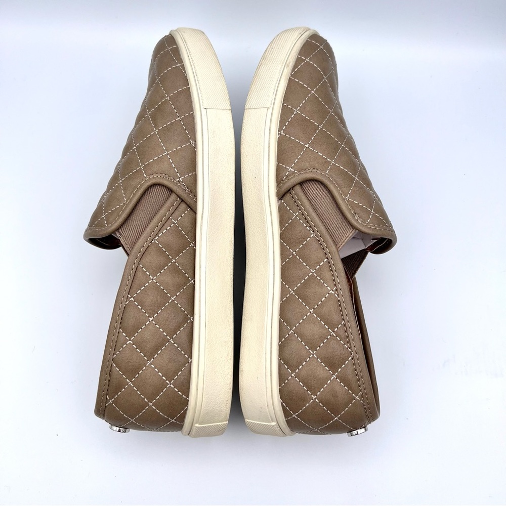 EUC Women’s Steve Madden Ecentrcq Grey Quilted Slip On Sneaker Size 8 - Picture 8 of 8